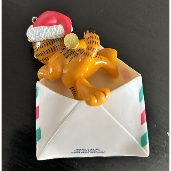 Vintage Garfield Mailing Himself To North Pole Christmas Holiday Tree Ornament - Picture 2 of 5